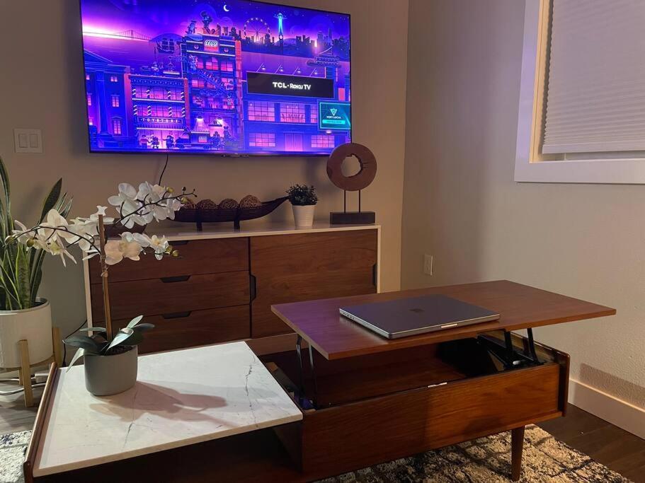Shares Courtyard Luxury Apt - New! Rockledge Exterior foto