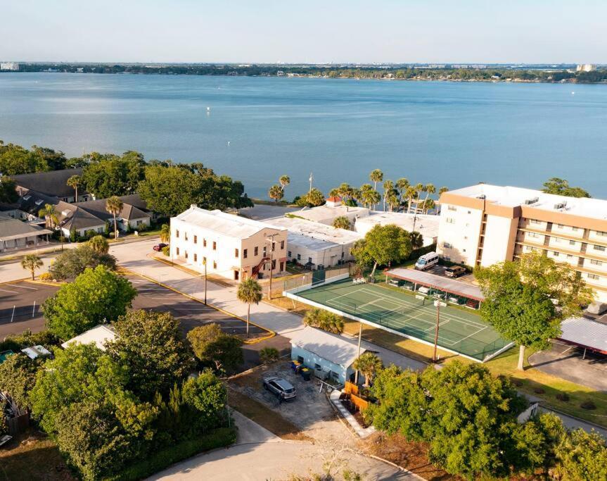 Shares Courtyard Luxury Apt - New! Rockledge Exterior foto