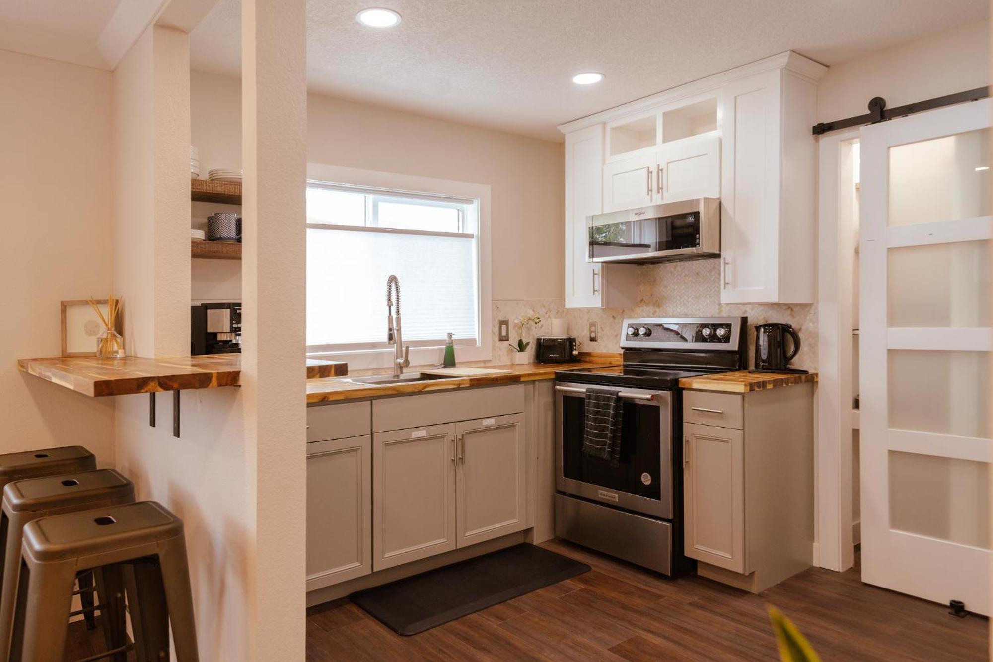 Shares Courtyard Luxury Apt - New! Rockledge Exterior foto
